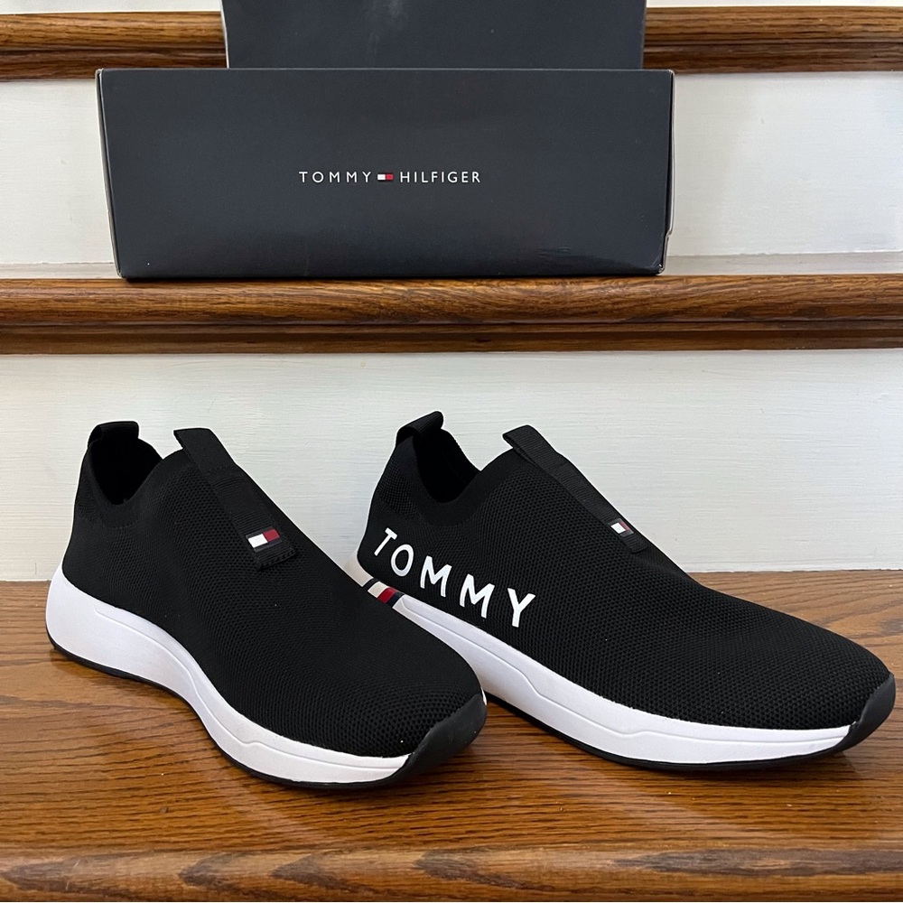 Tommy Hilfiger Women's Aliah Sporty Slip On Sneakers Size 10 M NWT Box